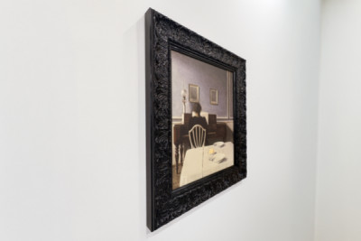 Interiør med ung kvinne ved pianoet - Vilhelm Hammershoi