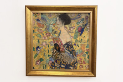 Dame med vifte - Gustav Klimt