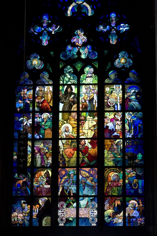 Glassmaleri av Alphonse Mucha (Alfons) (1860-1939) i St. Vitus-katedralen i Praha, Tsjekkia. Fotografi, 2009 av Alphonse Mucha