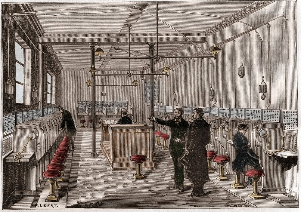 Telefonsentral bygget i henhold til Edison Gower-Bell-systemet for telekommunikasjon - første sentraltelefon i Paris i 1879 - system av amerikaneren Frederick Gower - gravering i "" La nature"" fra 1880 av Anonymous Anonymous