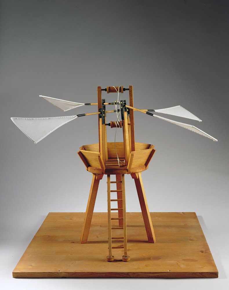 Modellrekonstruksjon av da Vincis design for en vertikal ornithopter (tre, tøy og snor) av Leonardo da Vinci