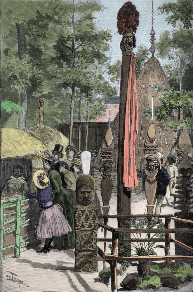 Universell utstilling 1889 - Canaque-landsbyen ved Esplanade des Invalides (Canaques utstilt under utstillingen: Human Zoo) - Tegning av Louis Tinayre (1861-1942) - i "" Le Monde Illustré""" av 22.07.1889. av Louis Tinayre