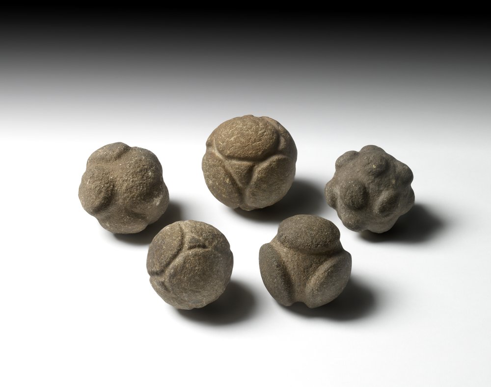 Utskåret ball, sen neolitikum, Skottland, ca. 3750-2000 f.Kr. av Neolithic