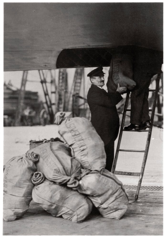 Sender posten, Zeppelin LZ 127 Graf Zeppelin, 1933 av Unbekannt