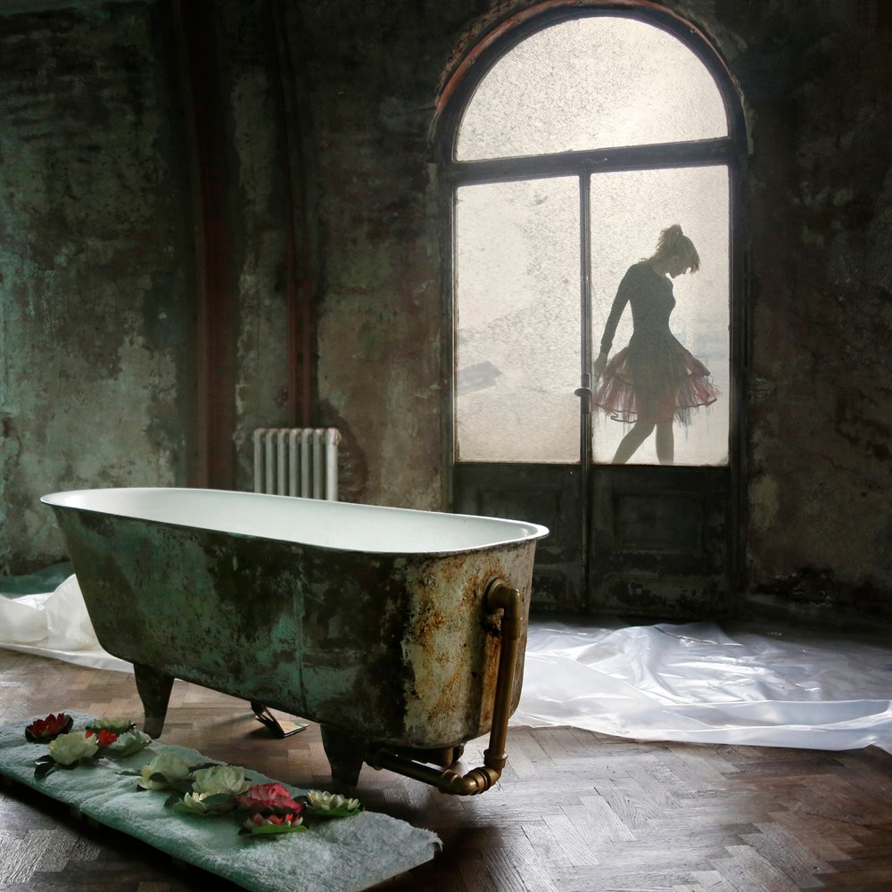 Ballerinas glemte bad av Alejandra Baci