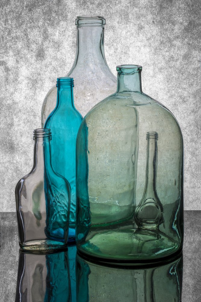 Fargerike glassflasker av Brig Barkow