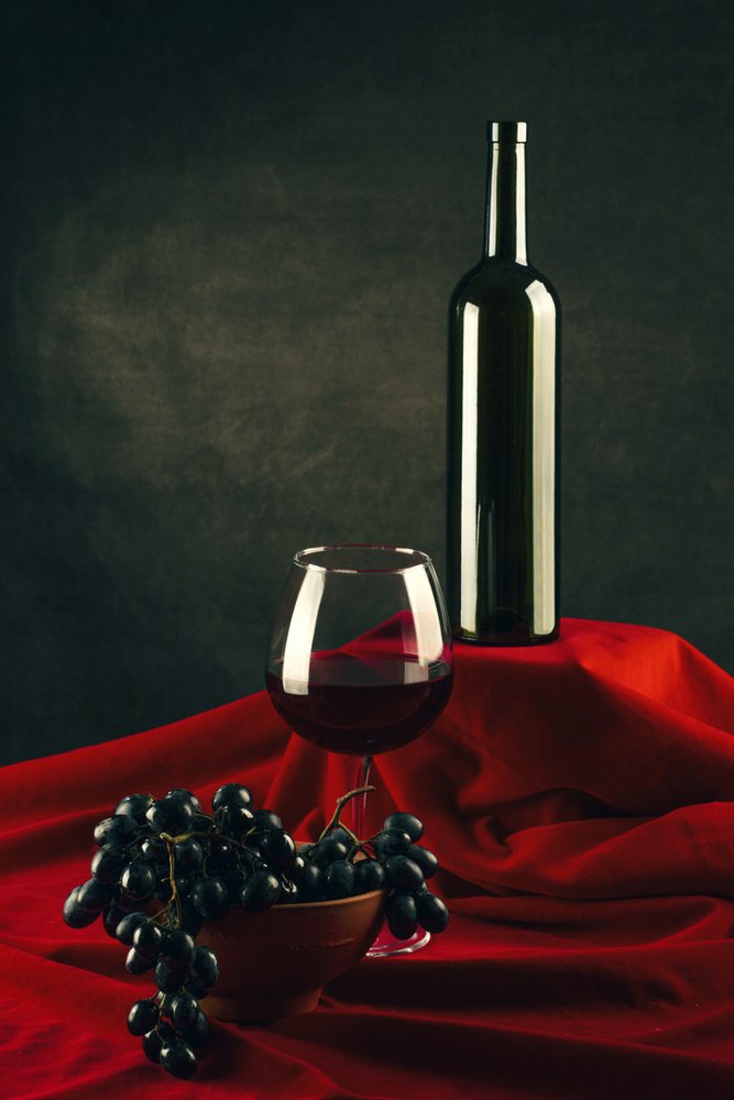 Stilleben med vin og druer av Brig Barkow