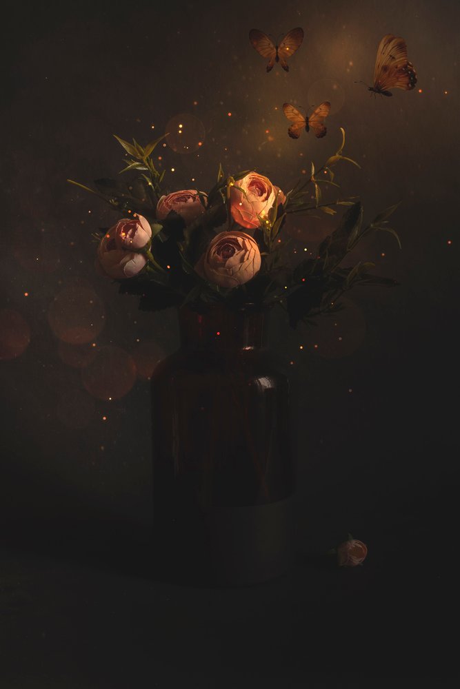 Magiske blomstersommerfugler av Cicek Kiral