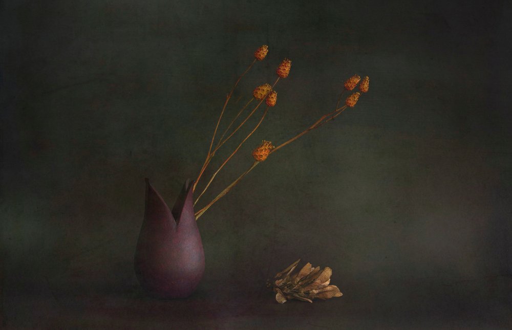Stemningsfull botanisk vase av Cicek Kiral