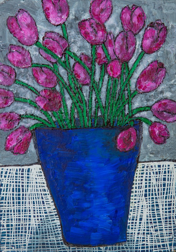 Tulipaner i blå vase av Dale Hefer & Family