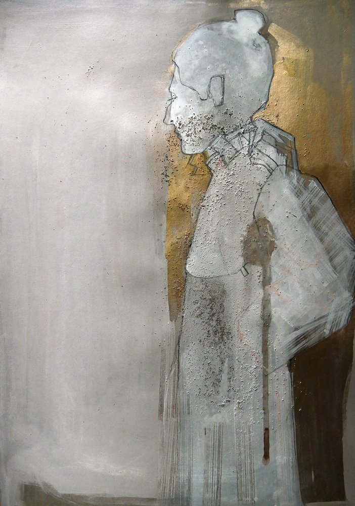 Fredfull, abstrakt gullfigur av Doris Schmitz