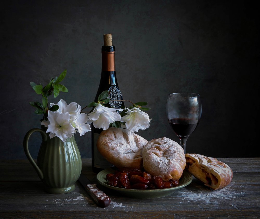 Rustikk vin og brød av Fangping Zhou