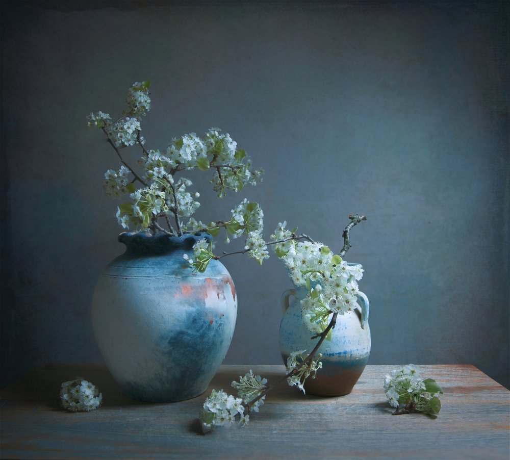 Stilleben med hvite blomster av Fangping Zhou