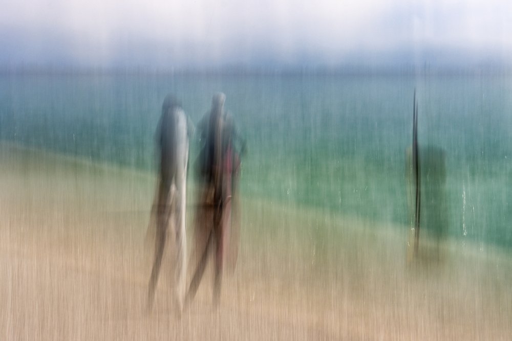 Uskarpe strandfigurer av Franco Tessarolo