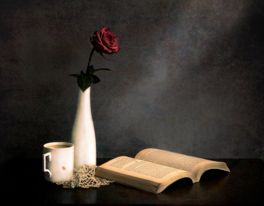 Rose Coffee Book – Stilleben av Jie Fischer