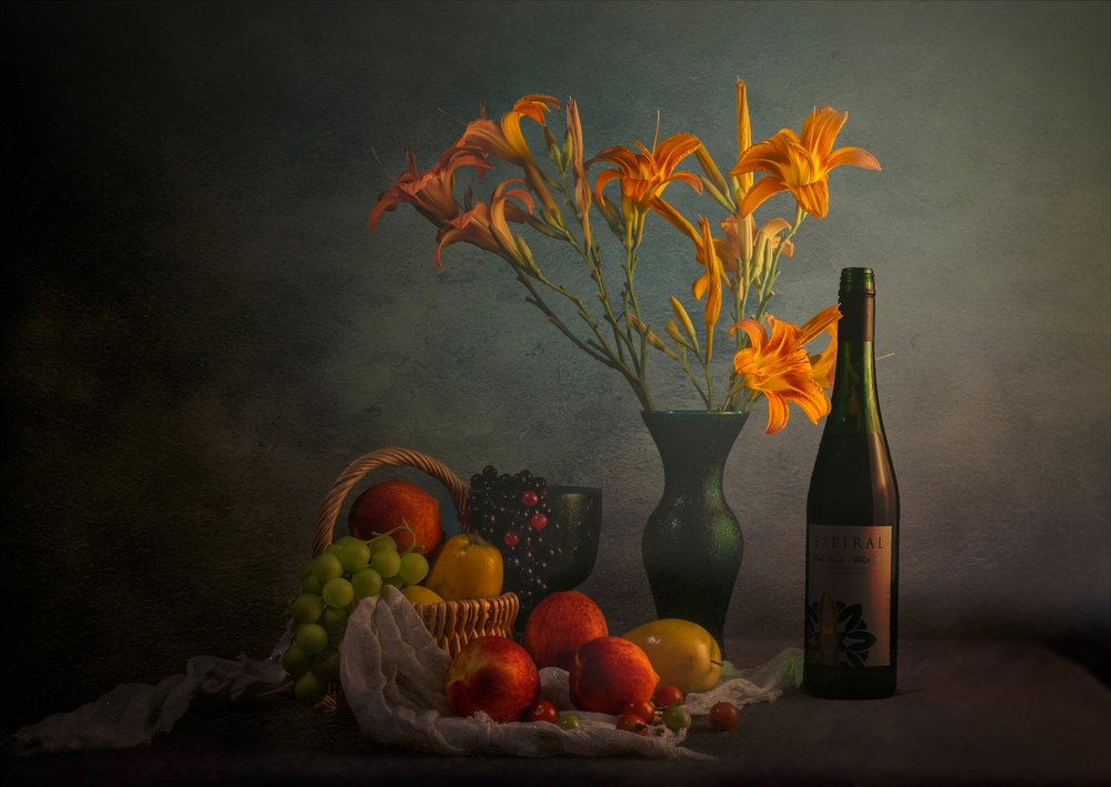 Moody: Stilleben med vin av John-Mei Zhong