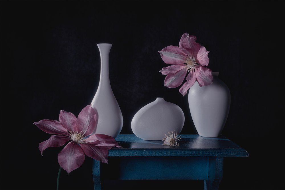 Elegant blomsterstilleben av Lydia Jacobs