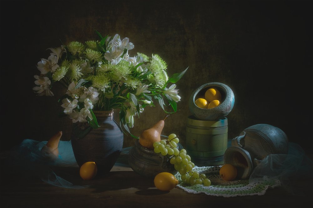 Stemningsfull blomsterstilleben av Lydia Jacobs