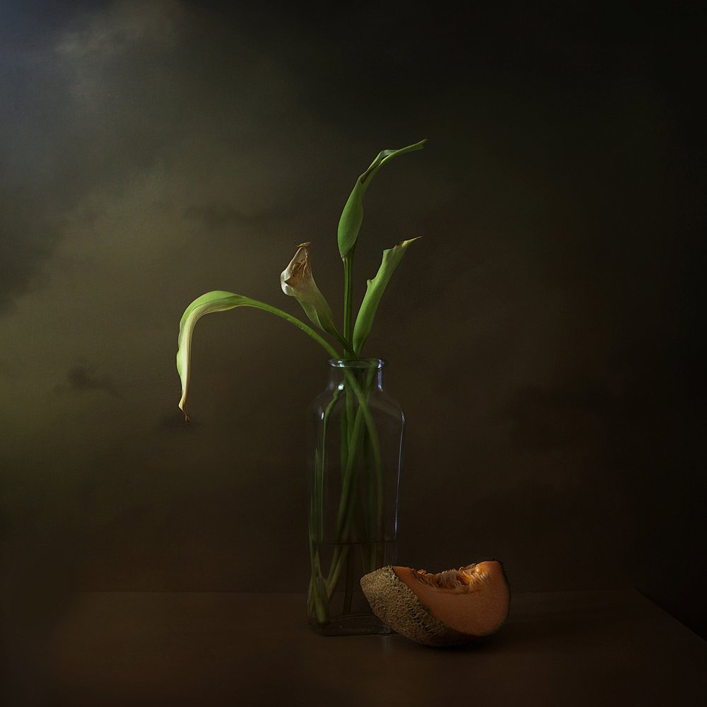 Visne liljer og melon av Margaret Halaby