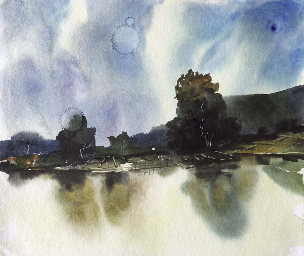 Refleksjon i Misty Lake av Santhosh ch
