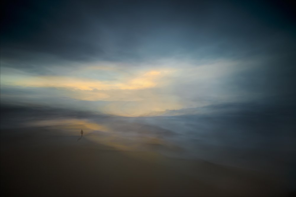Misty Beach – Ensomhet av Santiago Pascual Buye