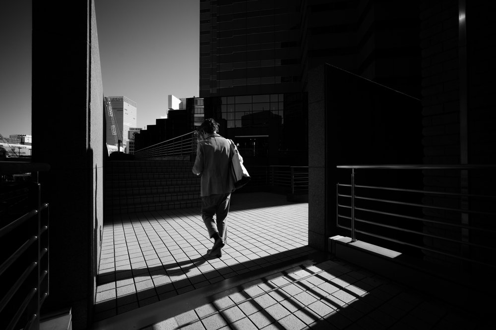 Byvandring i skyggen av Satoshi Hata