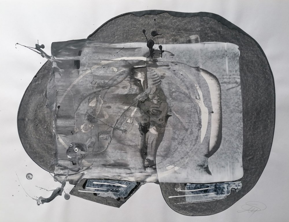 Abstrakt grå figur av Stefano Mazzolini