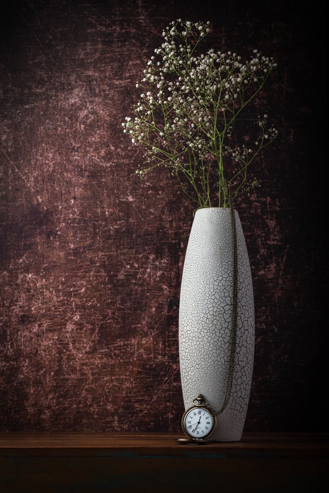 Tidløs klokke med blomstermotiv av Sumit Dhuper