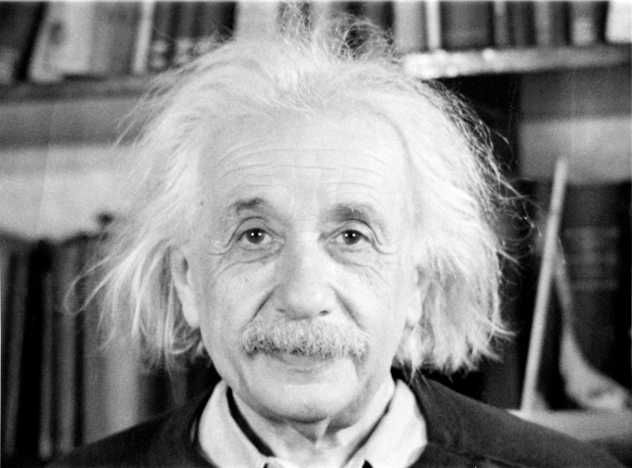 EN SEKVENS FRA DOKUMENTARFILMEN "ATOMIC PHISICS"": VITENSKAPEN ALBERT EINSTEIN - 1948 - IX INTERNASJONAL FILMFESTIVAL I VENICE - av Unknown