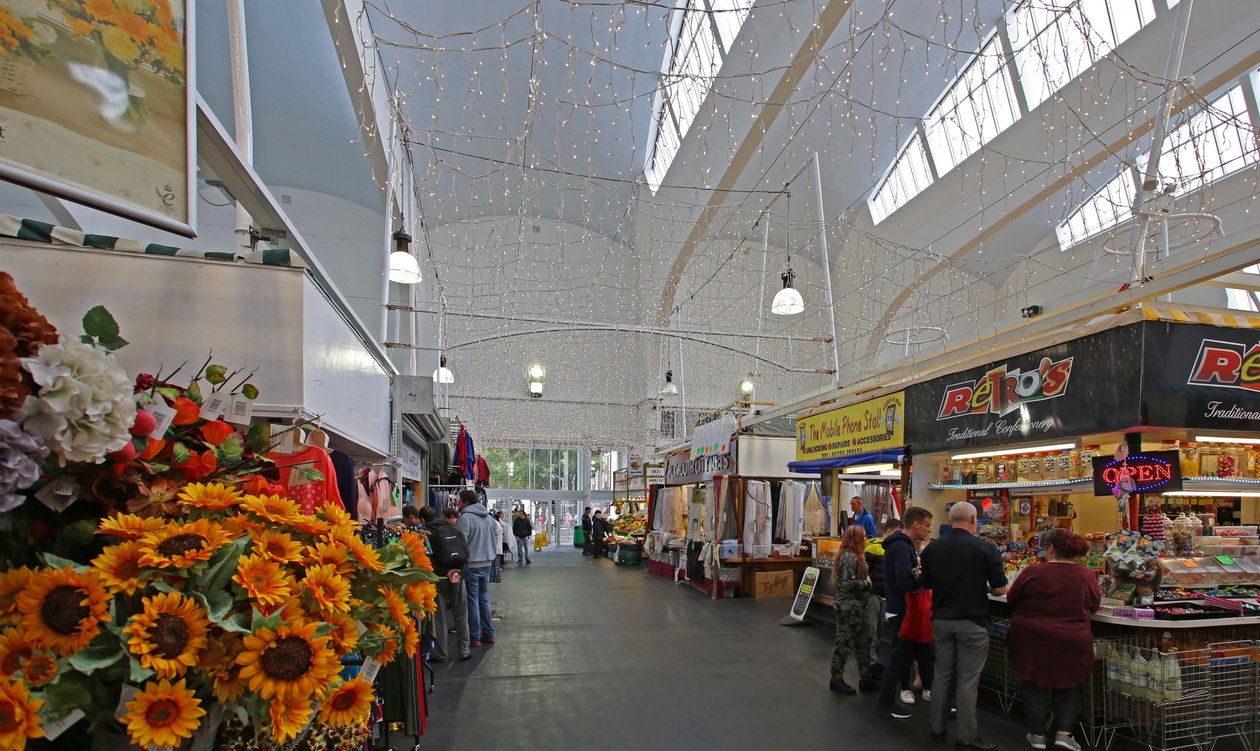 Innvendig utsikt over Pannier Market, Plymouth av Unbekannt Unbekannt