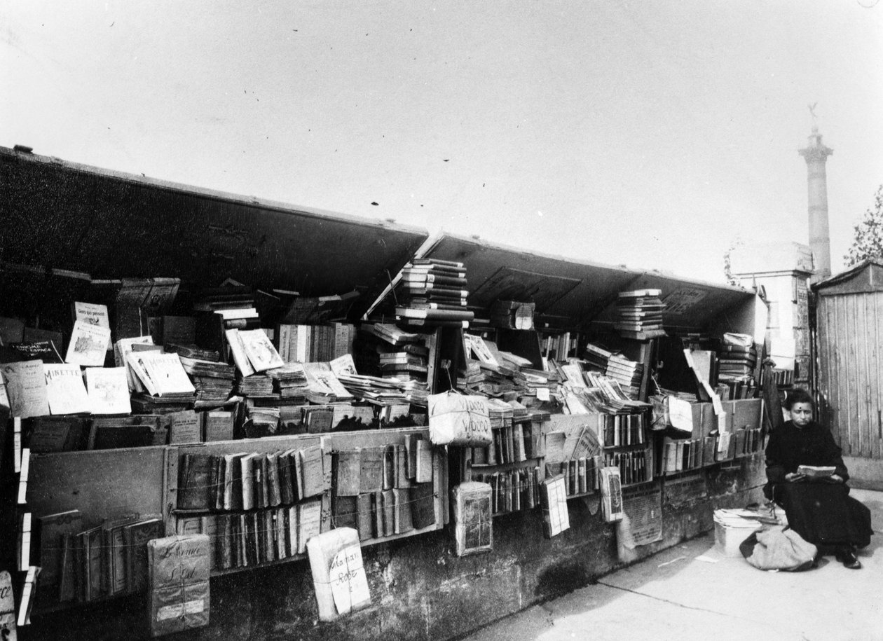 Bouquiniste ved elven Seinen i Paris, ca. 1900 av French Photographer