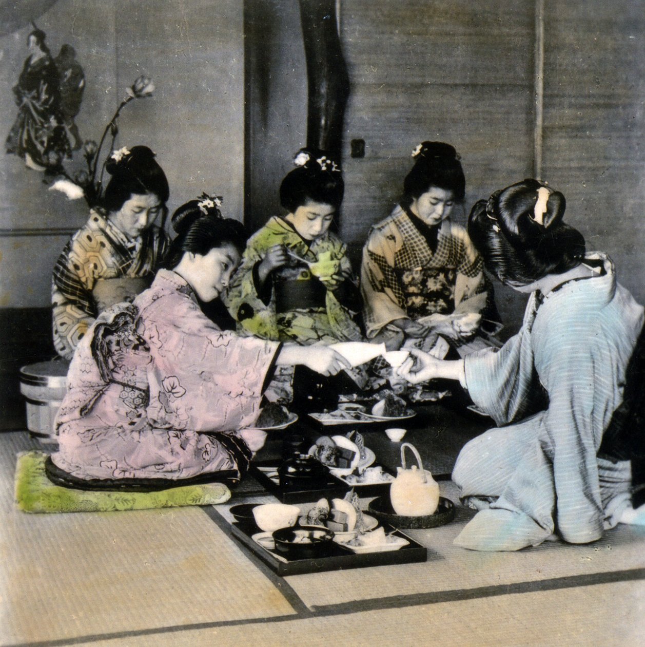 The Tea Ceremony, ca. 1900 (albumfoto) av Japanese Photographer