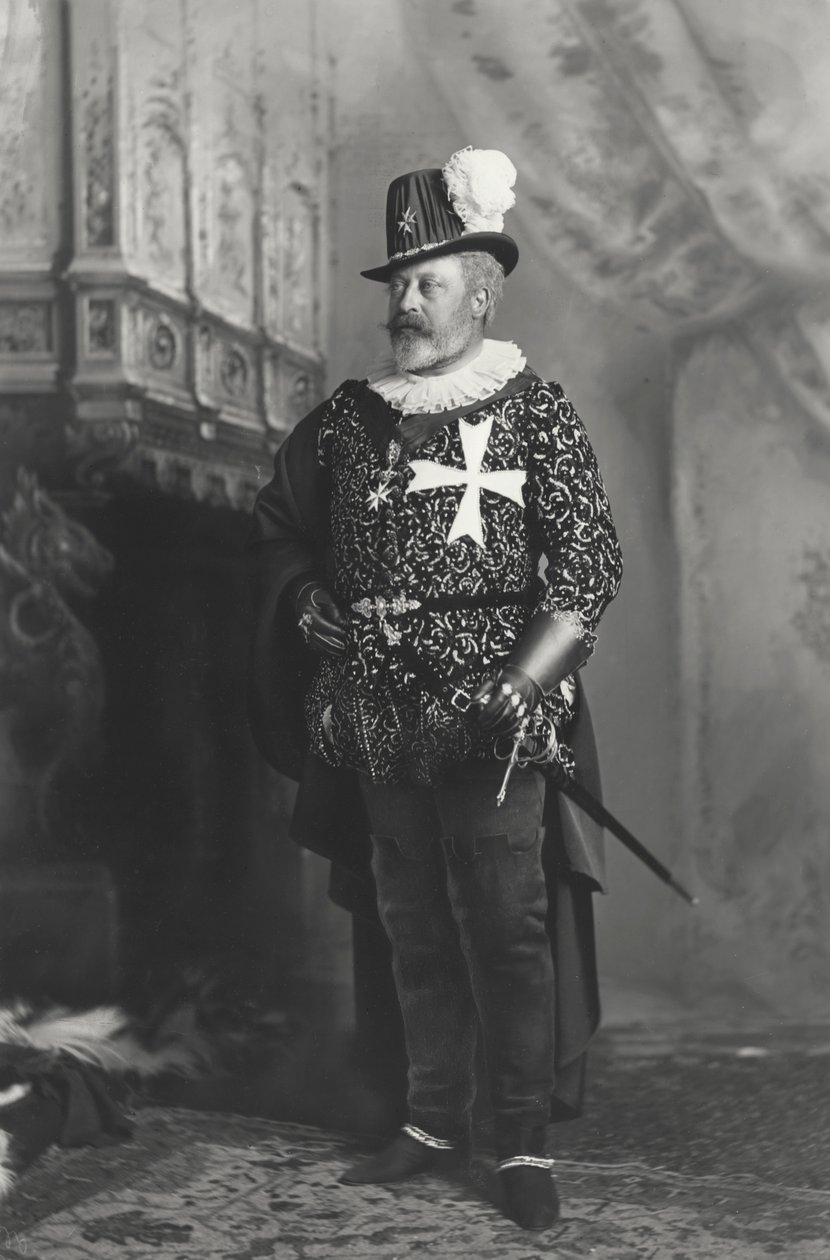 Prinsen av Wales, i drakten til Grand Master of the Knights Hospitallers of Malta, ved Devonshire House Ball 3. juli 1897, i Devonshire House, Piccadilly, London av Lafayette Studio
