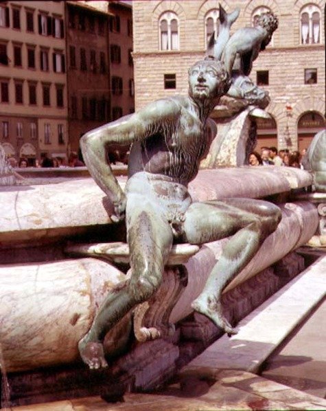 The Fountain of Neptun, detalj av en sittende figur av Giambologna