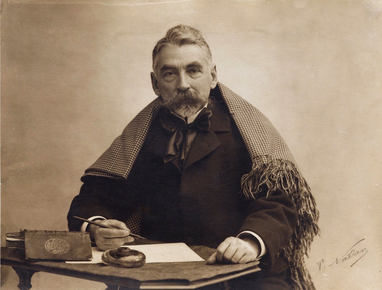 Portrett av Stephane Mallarme (1842-1898), av Nadar, Gaspard-Felix (1820-1910). Albumin bilde av Nadar