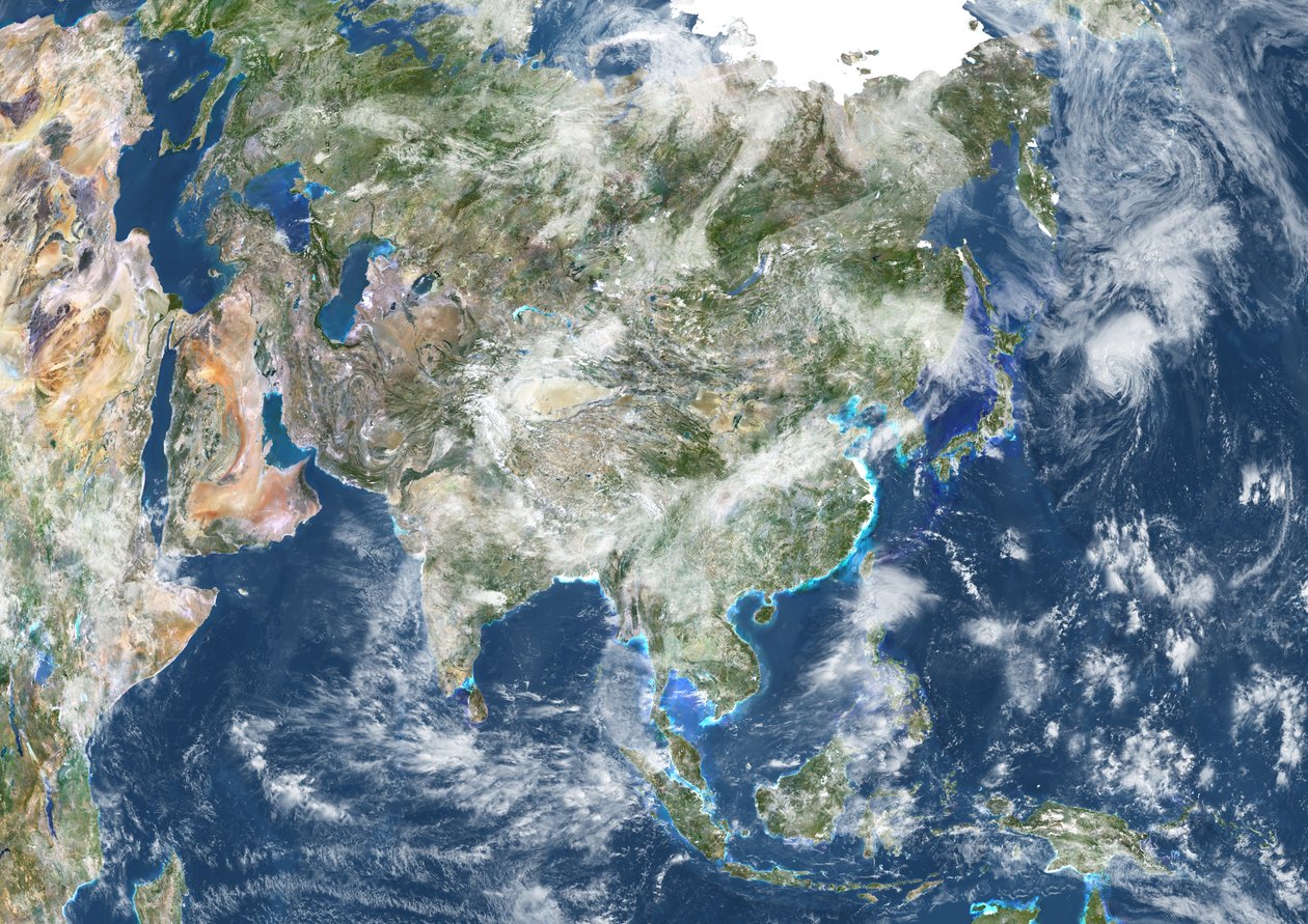 Asia med skydekning, ekte fargesatellittbilde av Unknown