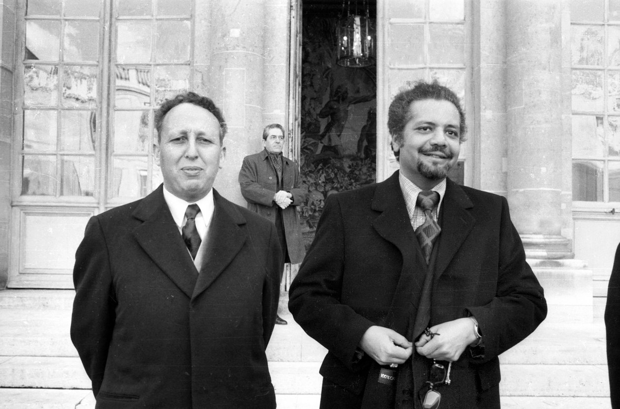 Belaid Abdesselam, Algerias industri- og oljeminister, og Sheik Ahmed Zaki Yamani Saudisk oljeminister 27. november 1973 i Paris av Unknown