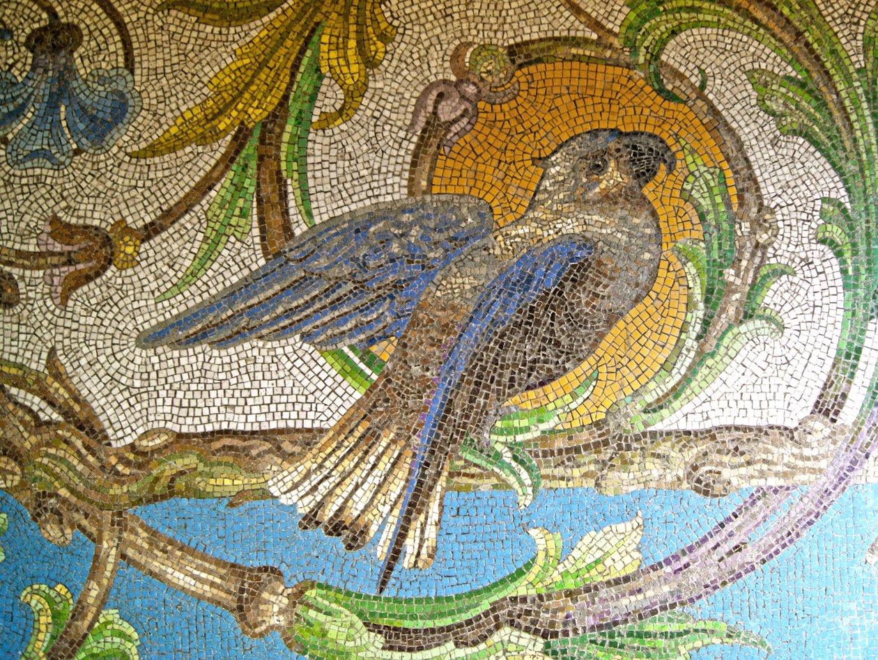Detalj av et flislagt gulv som viser en papegøye, Sintra, Portugal ca. 1908 (mosaikk) av Unknown