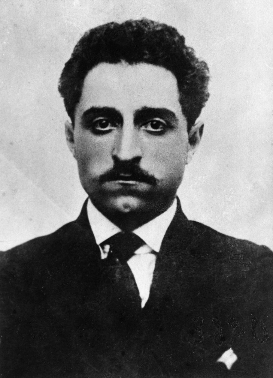 Grigoriy Konstantinovich Ordzhonikidze (Sergo Ordzhonikidze) da han var student ved bolsjevikpartiskolen i Longjumeau, 1911. av Unknown