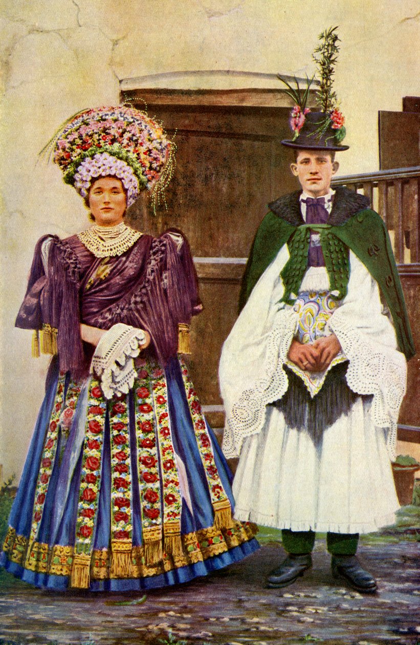 Ungarn. Bondepar i brudeflokk. 1920 av Unknown