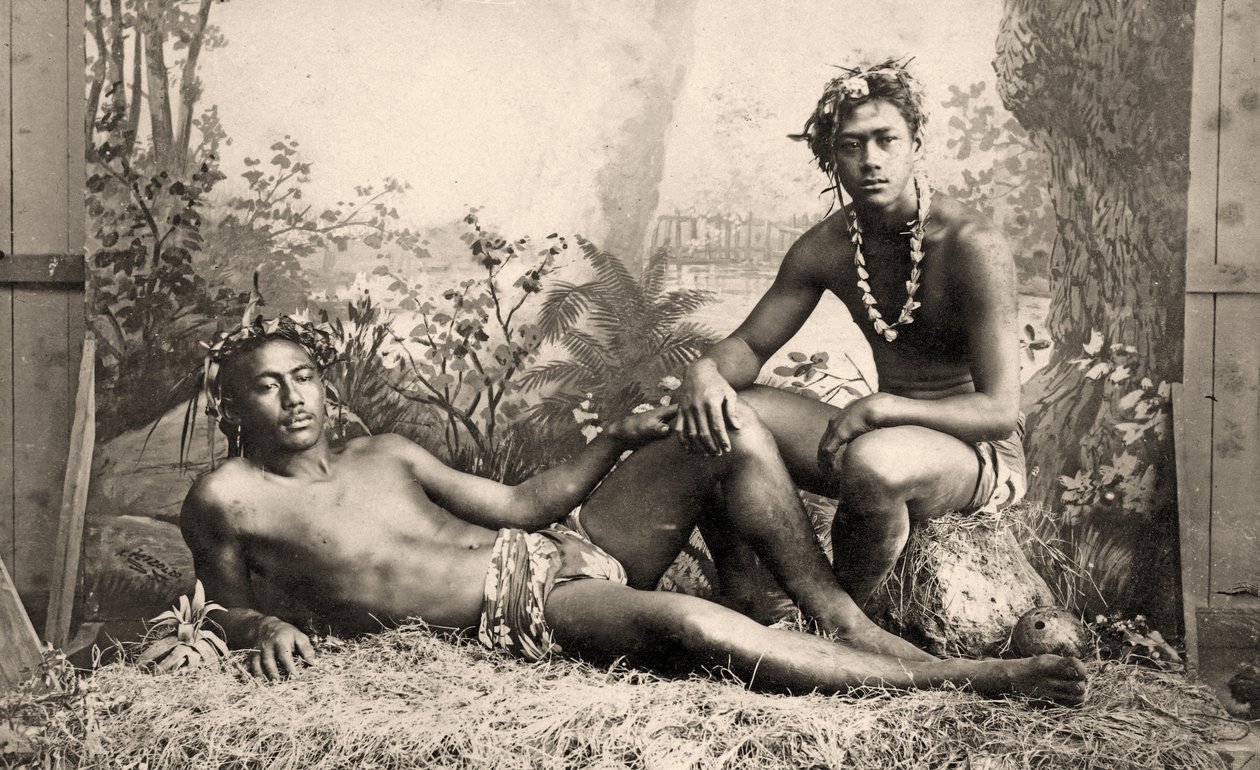 To mannlige dansere, Tahiti, 1887 av Unknown