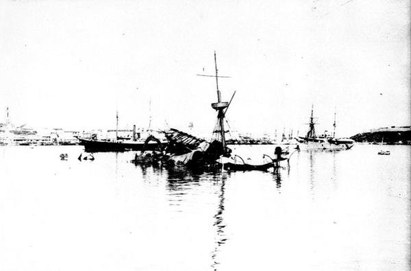 USS Maine i havnen i Havana, 15. februar 1898 av American Photographer