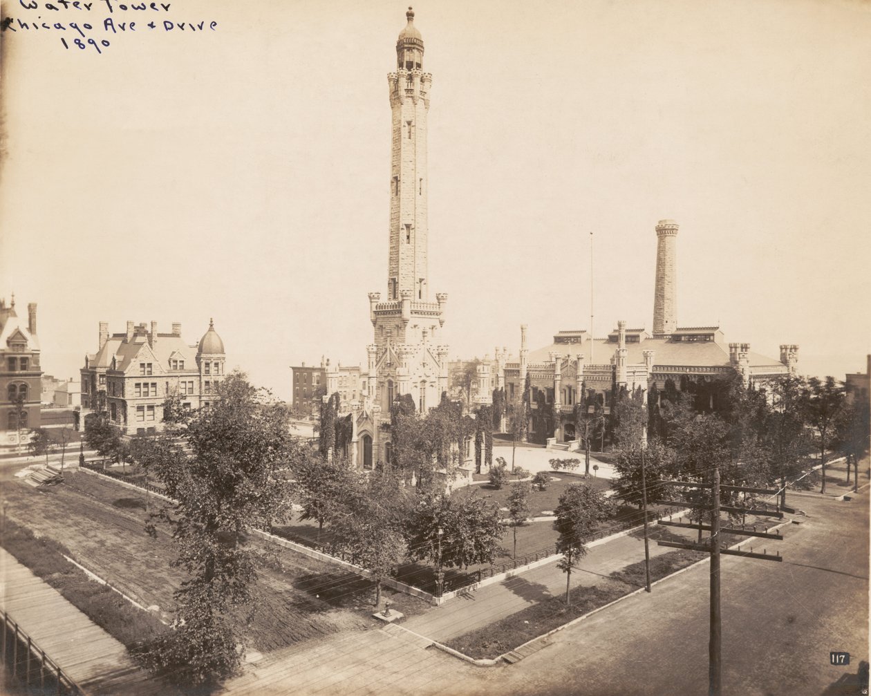 Utsikt over Chicago Avenue Water Tower og pumpestasjon, Chicago, 1890 av American Photographer