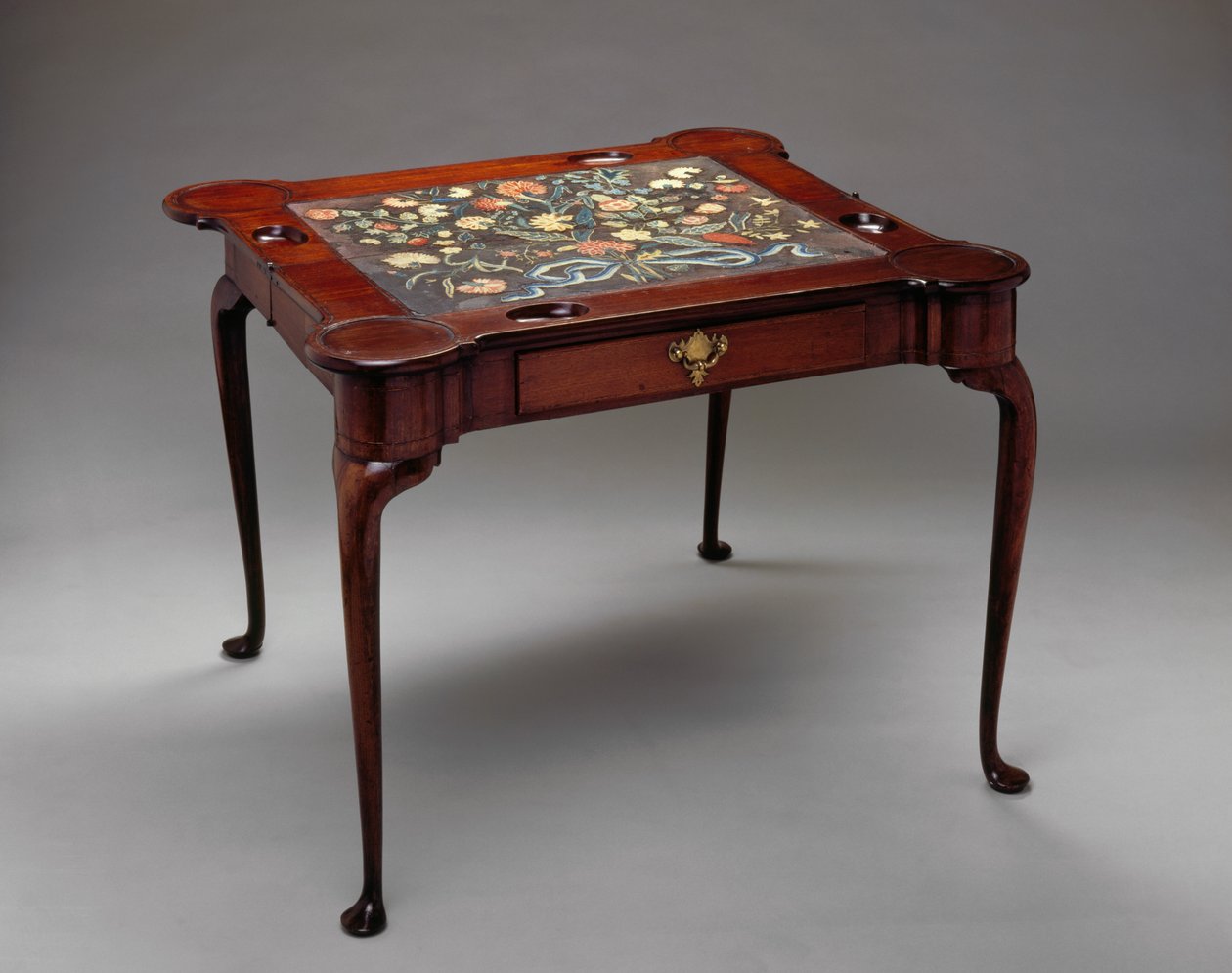 Kortbord, 1730-60 (mahogni og innlegg) av American School