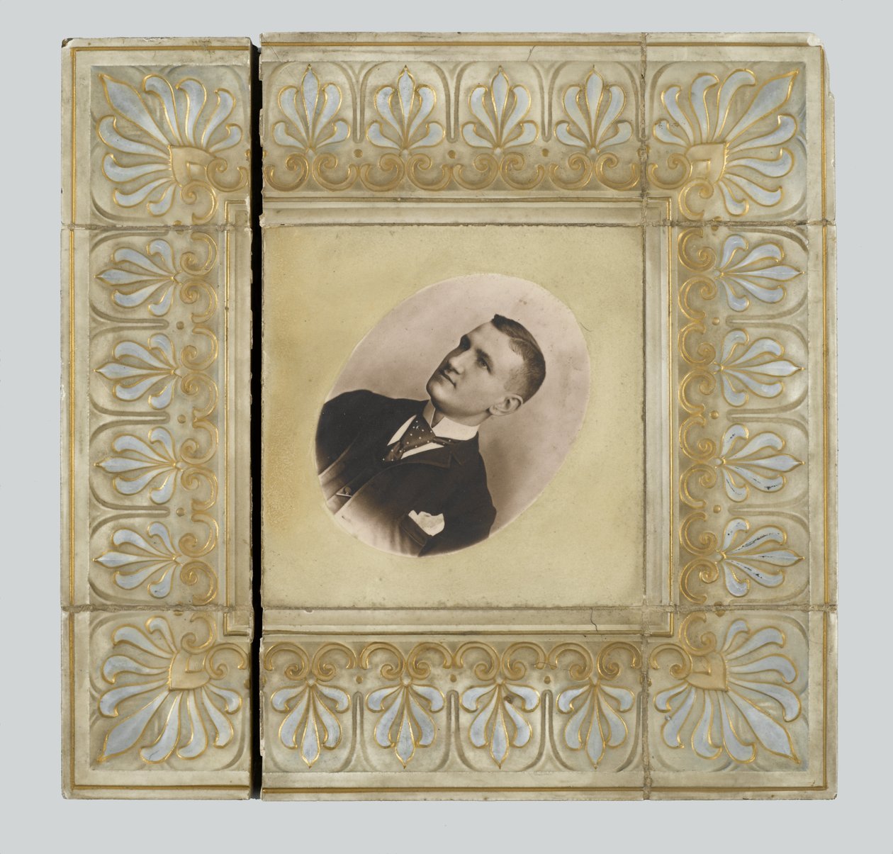 Tile, fra American Encaustic Tile Company Ltd., produsert i Zanesville, 1895 (glasert jordgods) av American School