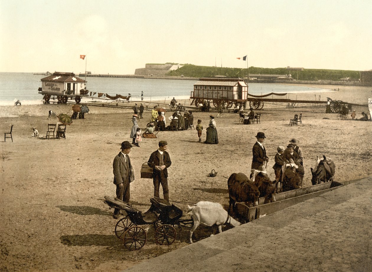 The Beach at Weymouth, ca. 1890 - 1900 (kromolitografi) av English Photographer