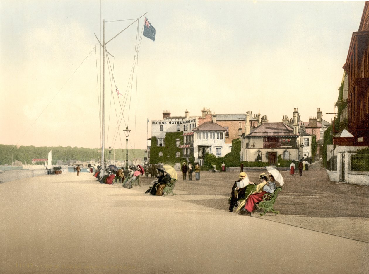 The Promenade, Cowes, IOW, pub. ca. 1890–1900 (kromolitografi) av English Photographer