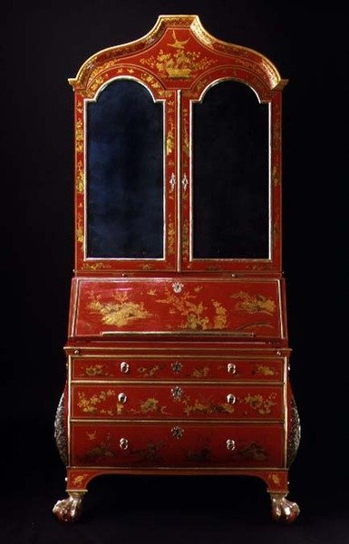 Bureau bokhylle, engelsk, ca. 1700 (rød japanning) av English School