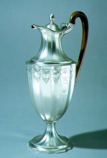Varmtvannskanne, lysskåret og panelt av Peter og Anne Bateman, London, 1792 (sølv) av English School