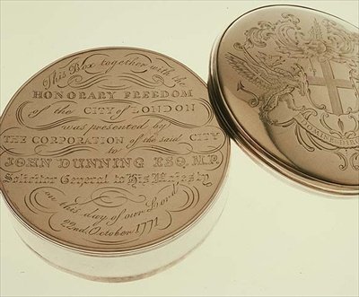 Stor frihetsboks som presenterer Londons æresfrihet til John Dunning Esq., MP, 22. oktober 1771 av English School